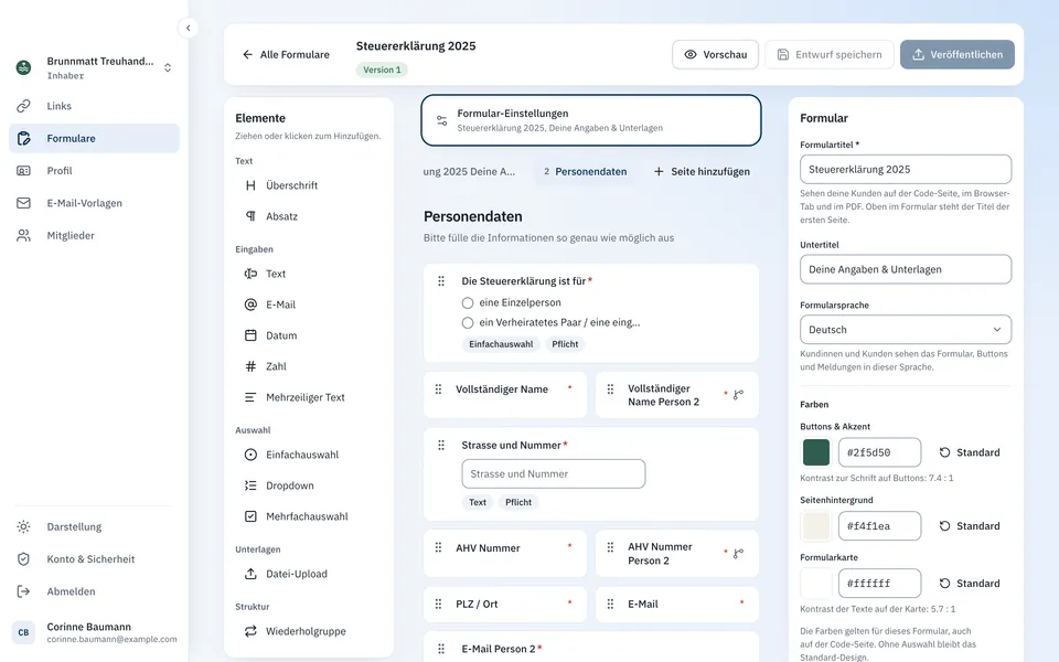 Formular-Builder mit Feldern in zwei Spalten und eigenen Farben